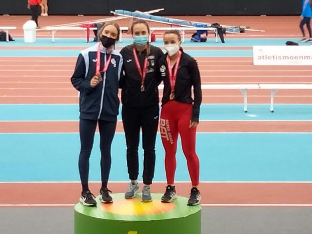 podium-g