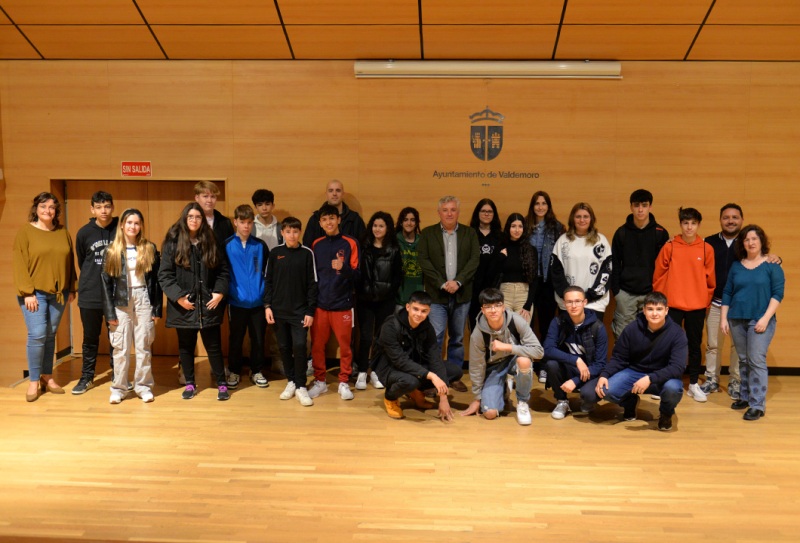 Estudiantes de cuatro institutos participan en el programa 4º de ESO ...