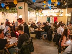 Ginos transforma su Carnaval en una experiencia veneciana llena de magia y sabor